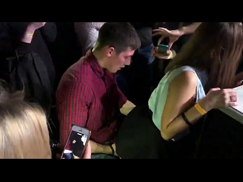 ❤️ Echte seks yn in Russyske nachtclub. 18-jierrich Russysk famke yn 'e anus en fagina neukt yn in nachtclub ️ Porno vk by porno fy.fotonovelasxxx.ru